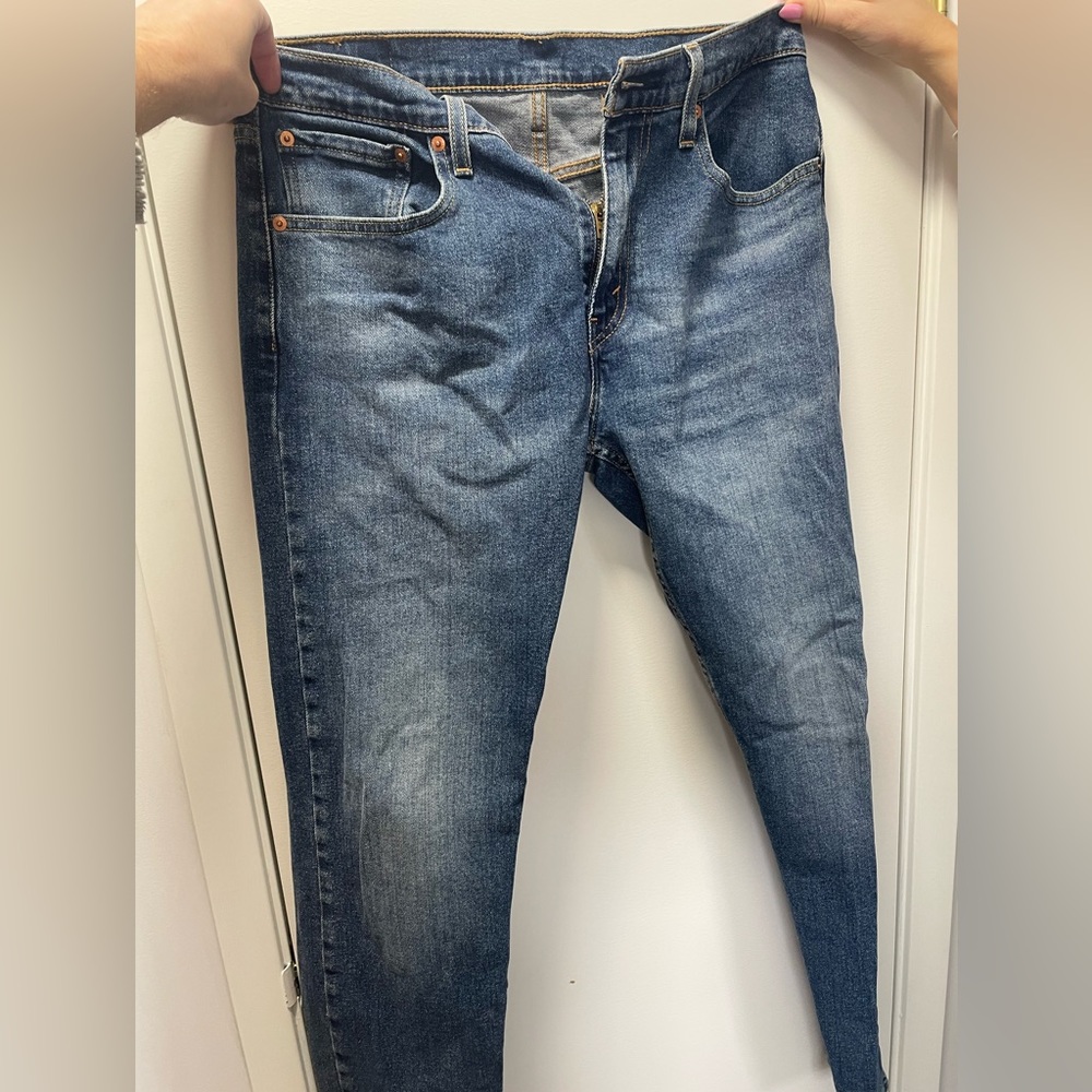 LEVIS Jeans - Mint Condition - 32 Waist and Length